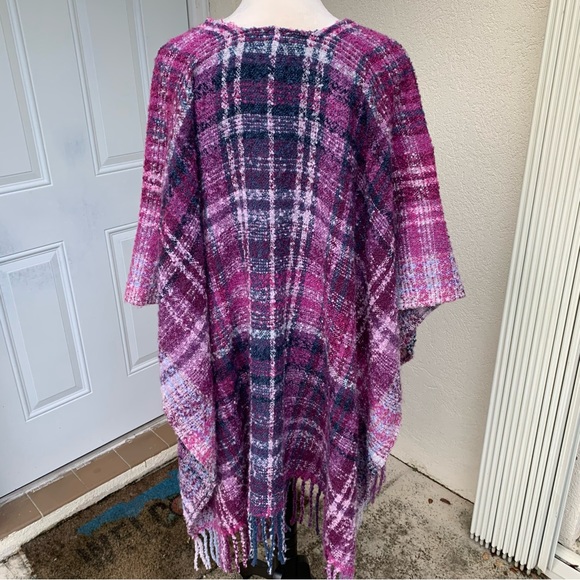 WOOLRICH. Beautiful Purple/Amethyst/Blue Colored Shawl/Wrap.Fringe. Plai… - Picture 2 of 6